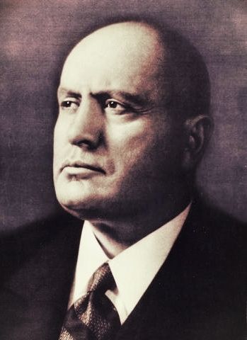 File:Benito Mussolini (primo piano).jpg