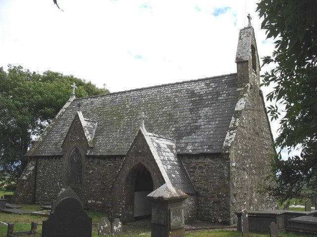 File:Eglwys Cynfarwy Sant, Llechcynfarwy.jpg