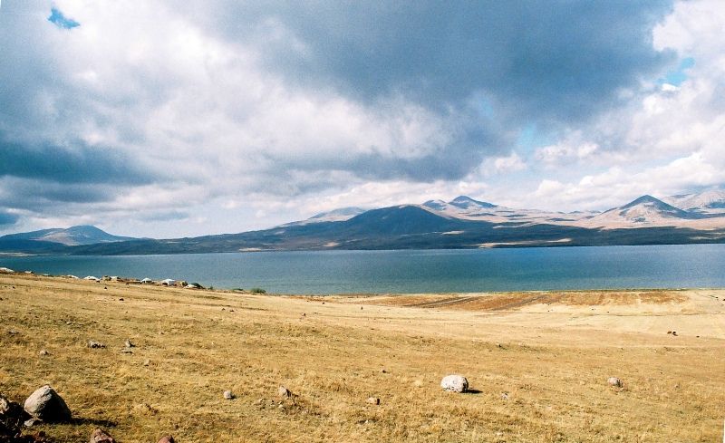 File:Faravani lake by r. beridze.jpg