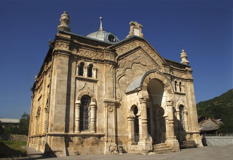 File:Oni Synagogue, building.jpg