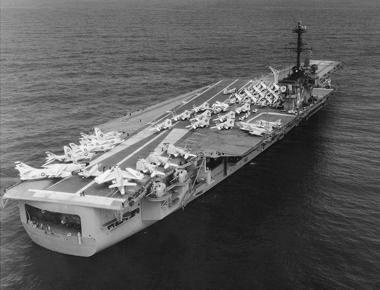 File:USS Independence (CVA-62) during shakedown cruise 1959.jpg