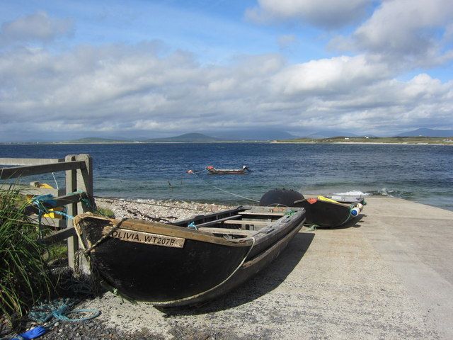 File:View to Inisbiggle (geograph 3263430).jpg