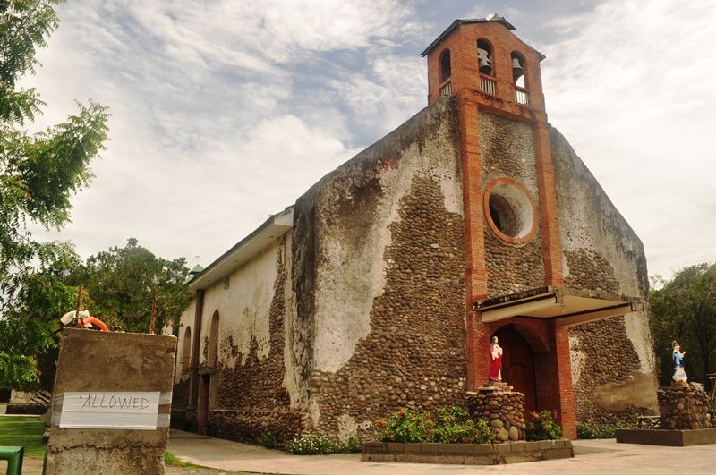 File:Zamboanguita Church, Negros Oriental.jpg