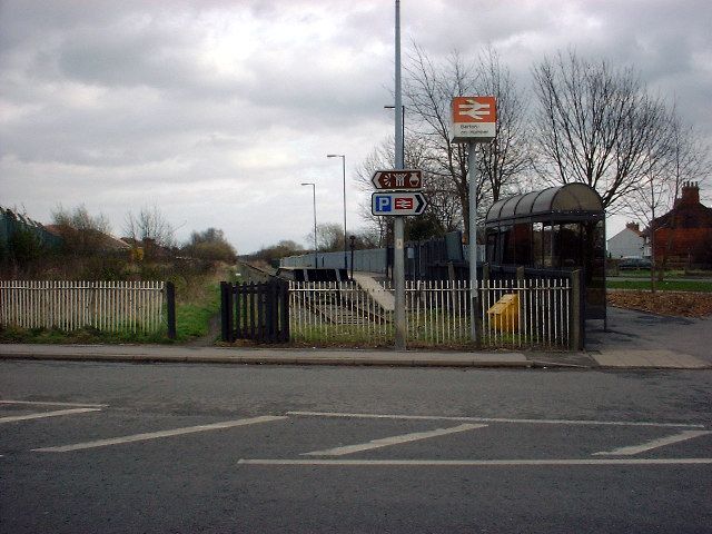 File:Barton-on-Humber railway station 1.jpg