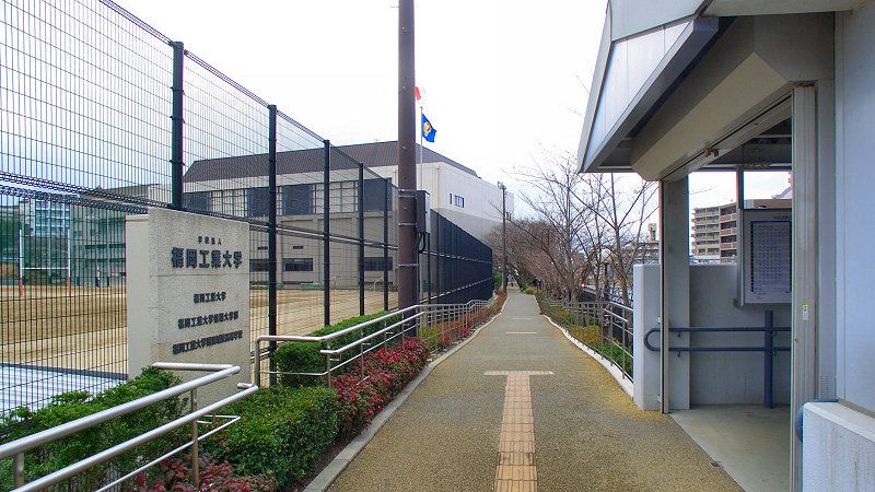 File:Chikuzen-shingu station front 2.jpg