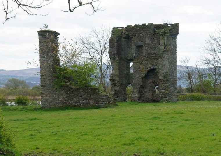 File:Mongavlin Castle 2013.jpg