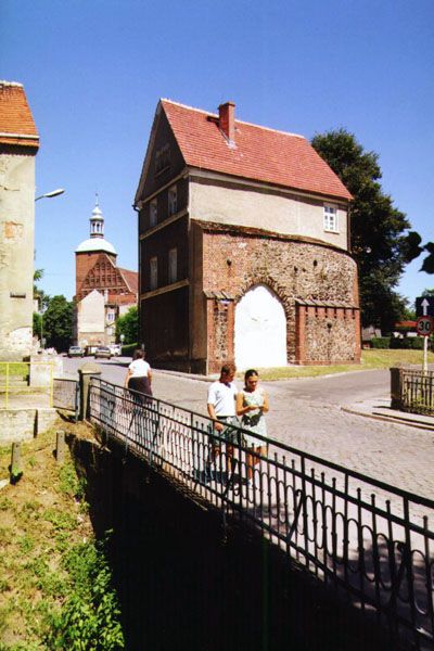 File:Muzeum Ziemi Szprotawskiej outside view.jpg