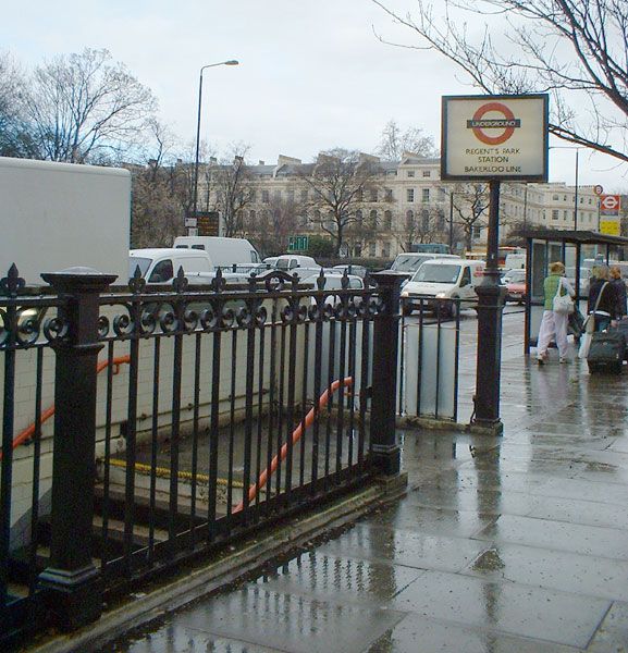 File:Regents Park tube station.jpg