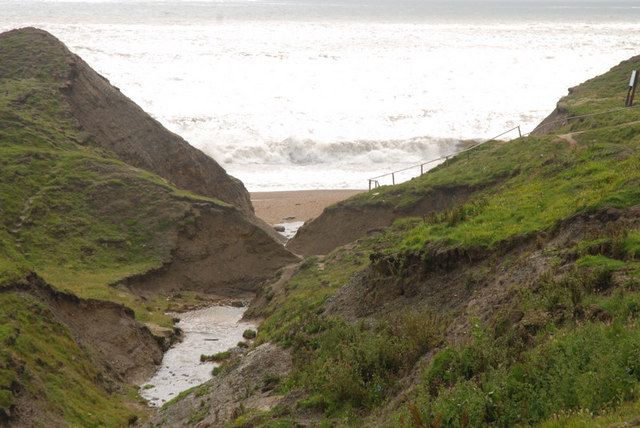 File:Shepherd's Chine - geograph.org.uk - 495617.jpg