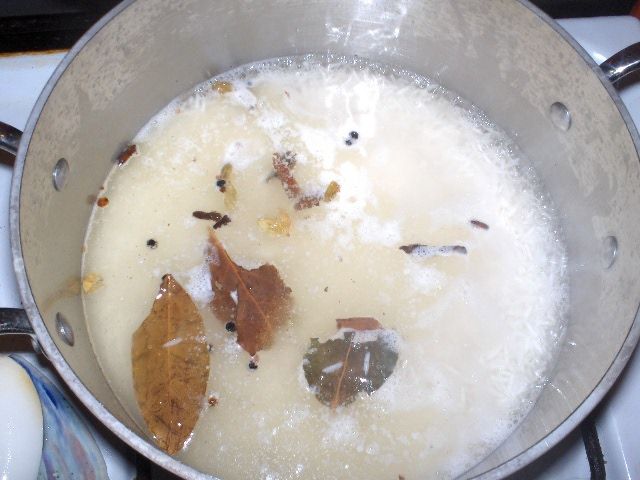 File:The making of Biriyani-Boiling the rice-Step1.jpg