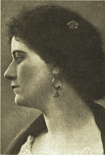 File:Beatrice Gjertsen Bessesen (Souvenir, 1926).png