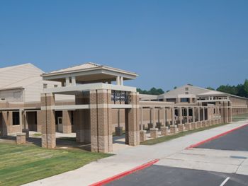 File:Creekview high school.jpg