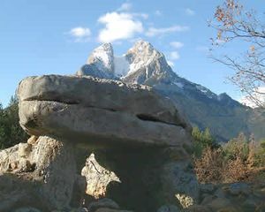 File:Dolmen de Molers.jpg