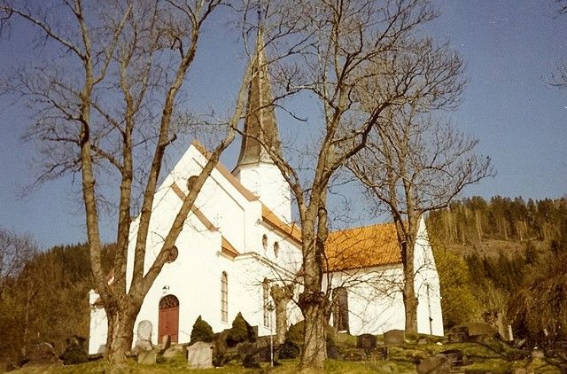 File:Heggen kirke.jpg