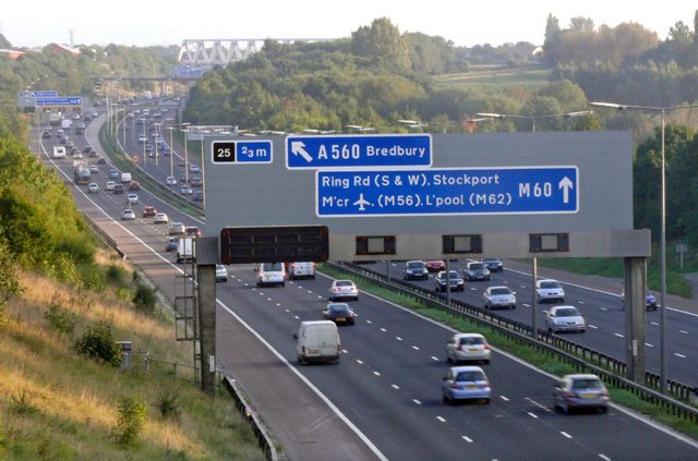 File:M60 motorway, Denton.jpg