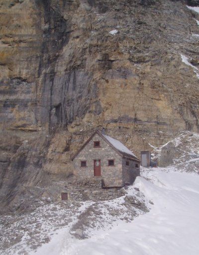 File:Abbot Pass hut.jpg