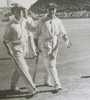 File:Bradman Barnes 234.jpg