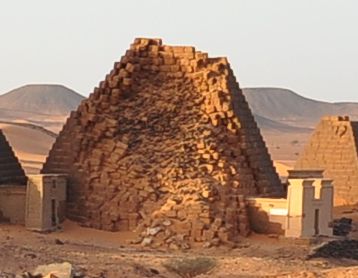 File:Pyramid of King Amanislo, Meroe Southern Cemetery.jpg