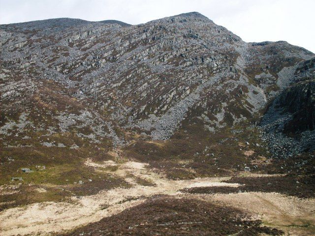 File:Rhinog Fawr - geograph.org.uk - 803505.jpg