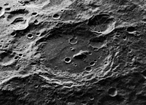 File:Stebbins crater 5006 med.jpg