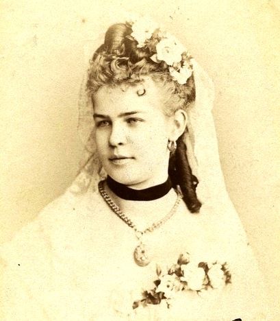 File:Anna d'Angeri by Carl Bergamasco - cropped.jpg