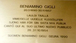 File:Beniamino Gigli lapide Helsinki.JPG