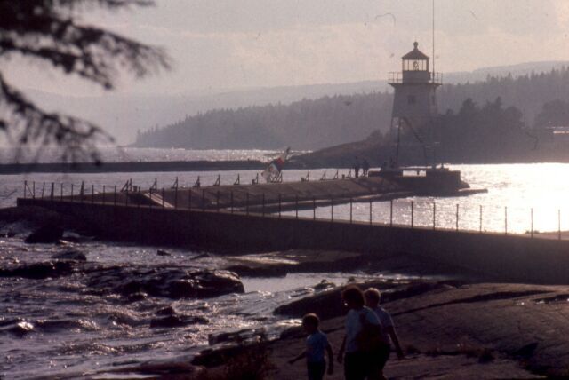 File:Evening on the Gd Marias Light.jpg