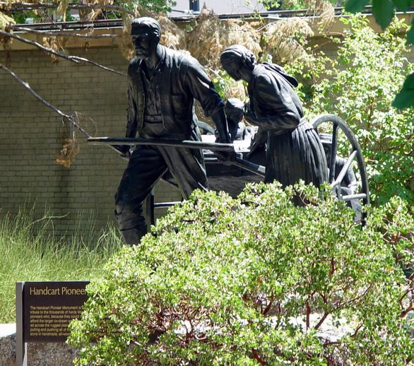 File:Handcart Mormon Pioneers.jpg