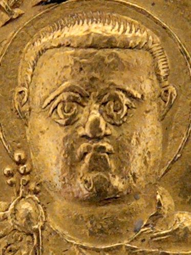 File:Licinius gold multiple CdM Beistegui 232 (cropped).jpg