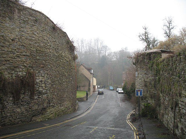 File:Mill Gate - geograph.org.uk - 1169944.jpg