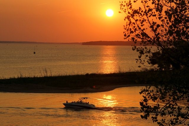 File:Rathbun Lake-Sunset Boat.jpg