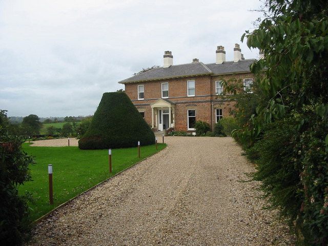 File:Shottle Hall - geograph.org.uk - 265205.jpg