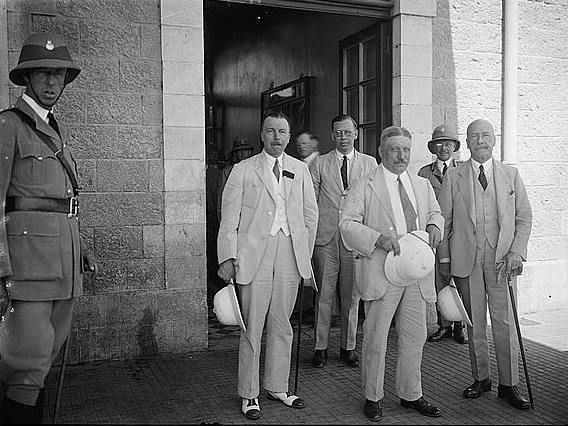 File:Wailing wall commission members 1930.jpg