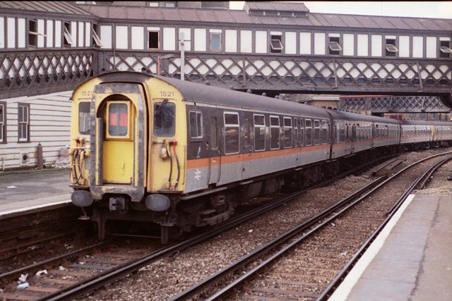 File:1521 at Waterloo East.jpg