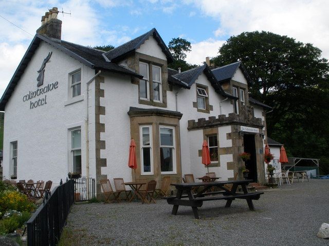 File:Colintraive Hotel - geograph.org.uk - 1357765.jpg