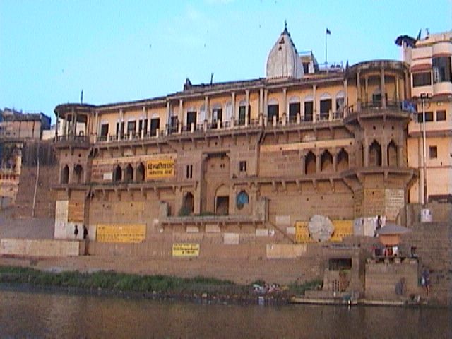 File:Diigpatiya Ghat, Varanasi.JPG