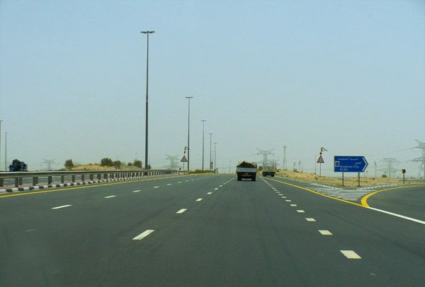 File:Dubai Hatta Hwy.jpg