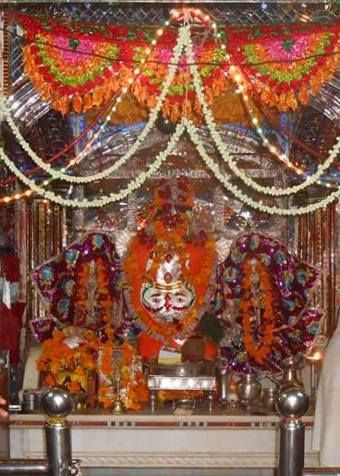 File:Ganesh Temple Ranthambore Fort.jpg