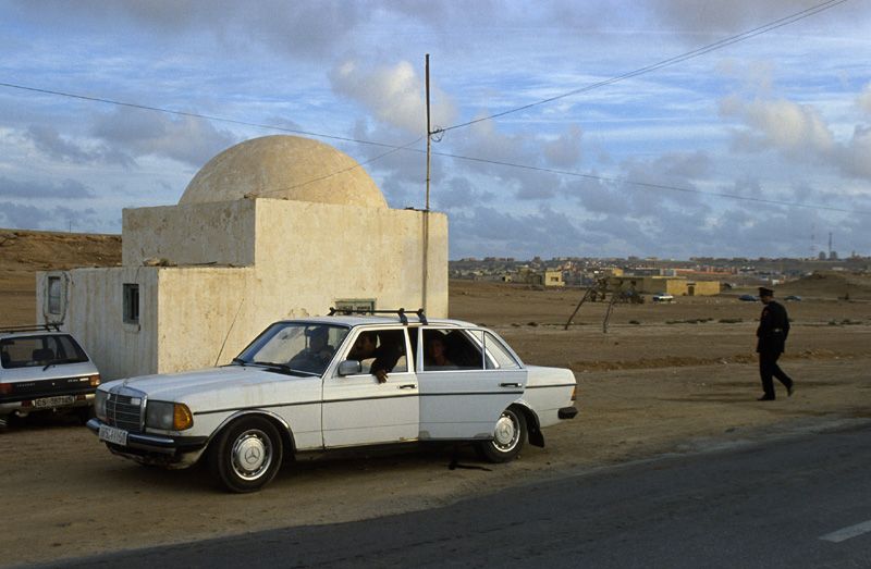 File:Laayoune-miltary checkpoint.jpg