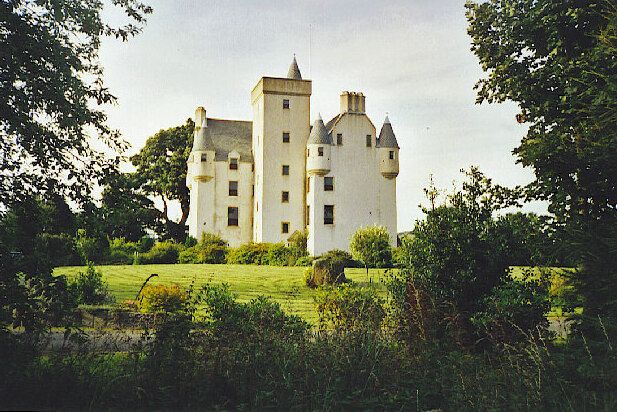 File:Leslie Castle.jpg