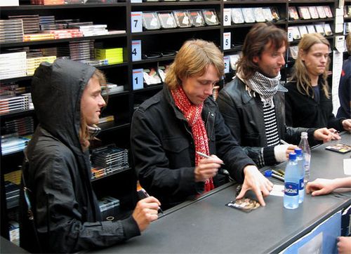 File:Mew signing.jpg