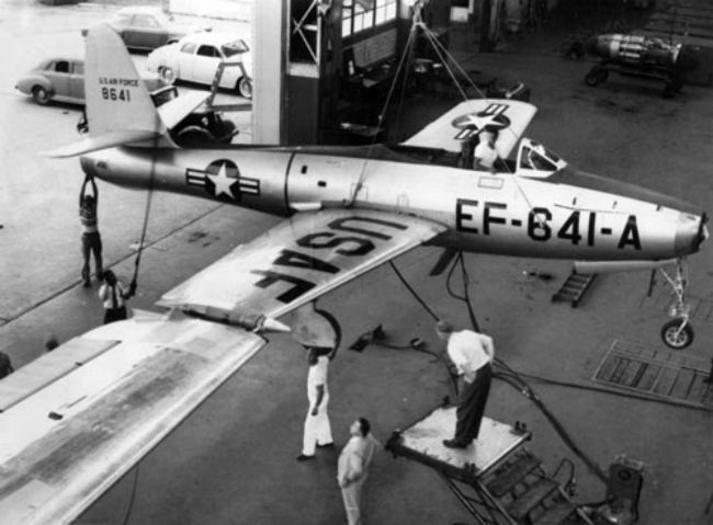 File:Republic EF-84D tom-tom in hangar.jpg