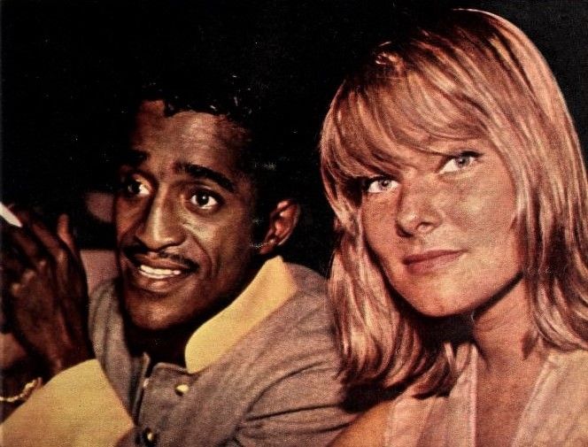 File:Sammy Davis, Jr. and May Britt, 1960.jpg