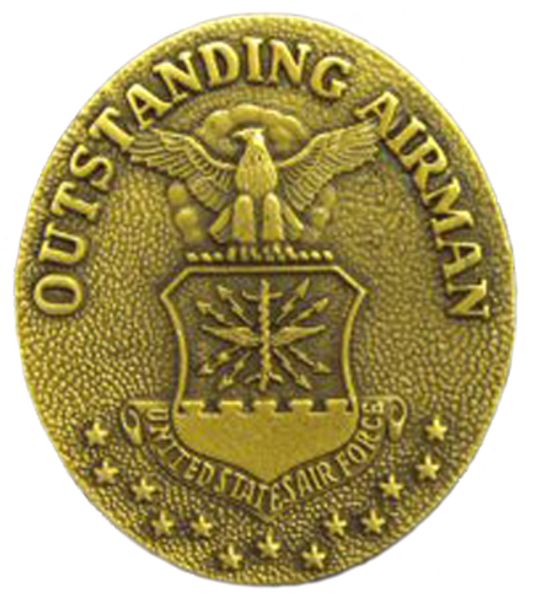 File:USAF 12 OAY badge.JPG