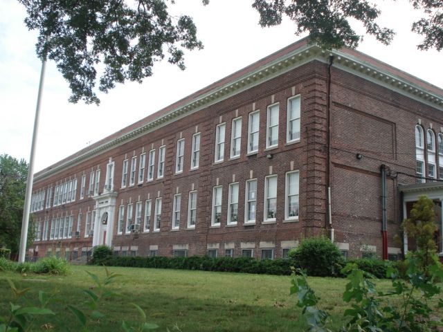 File:Watchung Elementary School, Montclair NJ (2006).jpg