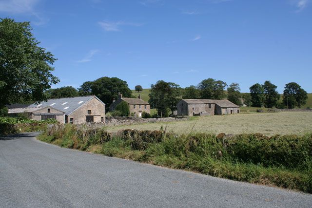 File:Winterburn Hall Farm.jpg