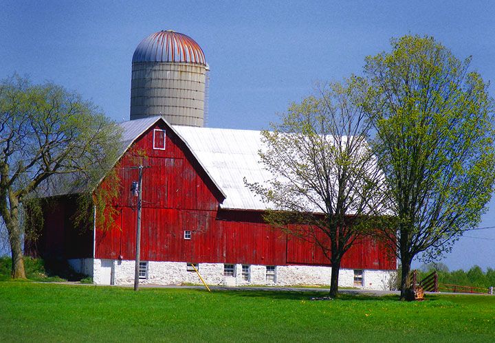 File:Barn & Silo.jpg