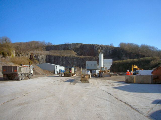 File:Ewenny Quarry - geograph.org.uk - 356445.jpg