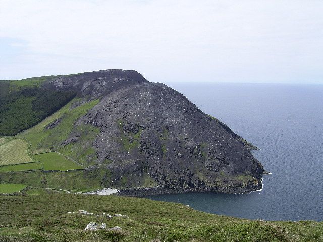 File:Bradda Hill after the fire.jpg