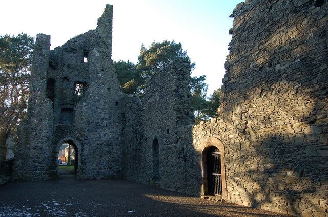 File:Cross Kirk - geograph.org.uk - 1147139.jpg